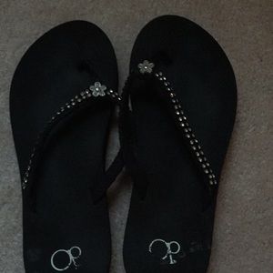 Black op flip flops size 3 Girls